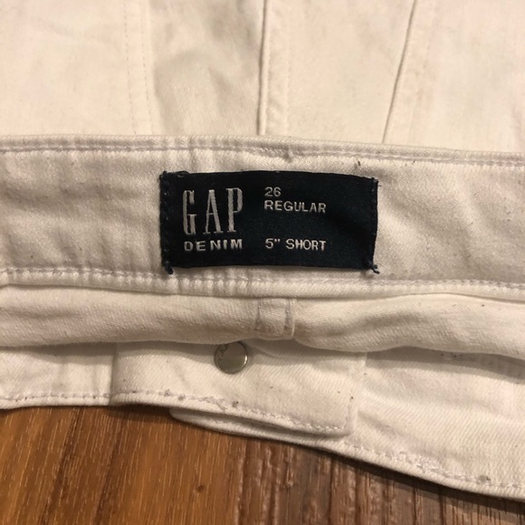 White GAP shorts - Picture 3 of 3